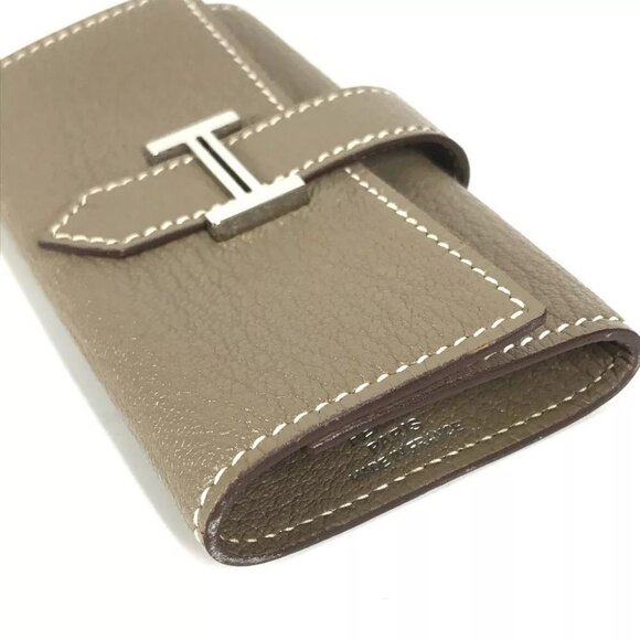 HERMES 4 key case Bearn Key H logo Key Case Chevre Etoupe Beige/SilverHardware - Picture 9 of 10